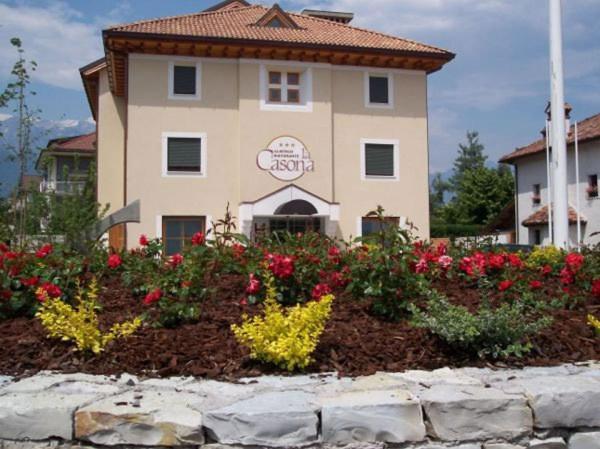 Hotel Ristorante La Casona Feltre Kültér fotó